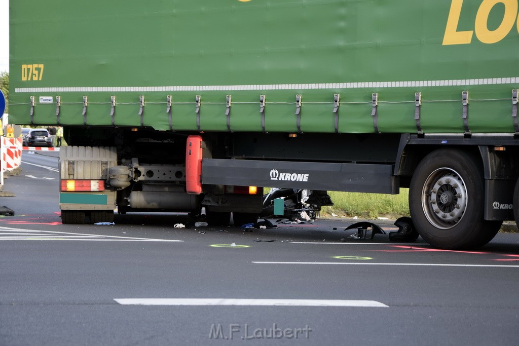 Schwerer Motorrad Unfall Feldkassel Robert Boschstr Edsel Fordstr P009.JPG - Miklos Laubert